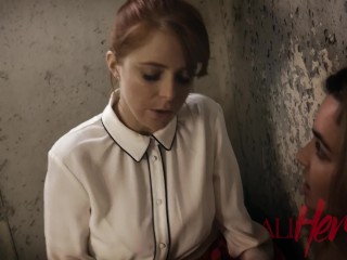 Slutty Wench Natasha Nice Loves To Fondle Her Ass