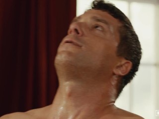 Slinky Tart Lacy Lennon Deserves To Knead Her Twat